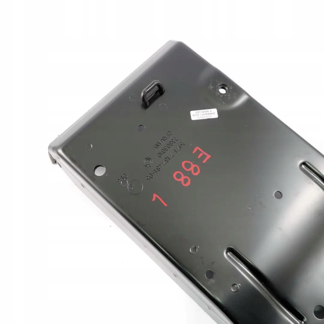 Obudowa mocowanie blacha lewa do BMW Cabrio E88 o numerze 7187481 BMW Cabrio E88 Obudowa mocowanie blacha lewa - SKU 7187481 - Numer Części 7187481