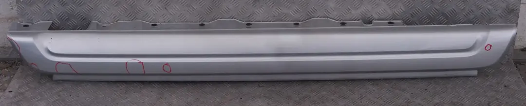 Door Sill Cover Skirt Right Titansilber Silver para BMW E83 1 M Sport con número de pieza 403482 BMW E83 1 M Sport Door Sill Cover Skirt Right Titansilber Silver - SKU 0403482-TS1 - Número de pieza 403482