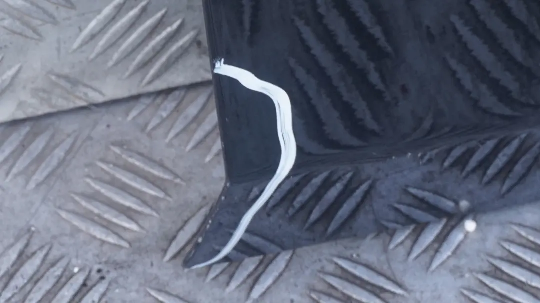 Door Front Right O/S Black Sapphire Metallic - 475 to BMW 1 Series 33 E87 with Part number 7191012 BMW 1 Series 33 E87 Door Front Right O/S Black Sapphire Metallic - 475 - SKU 7191012-BS33 - Part number 7191012