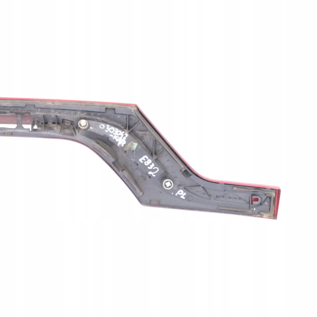 Couverture Hayon Rouge Carmin Crimson Red Rouge 5113 pour BMW X3 E83 à propos du numéro de pièce 0303042 BMW X3 E83 Couverture Hayon Rouge Carmin Crimson Red Rouge 5113 - SKU 0303042-KAR - Numéro de pièce 0303042