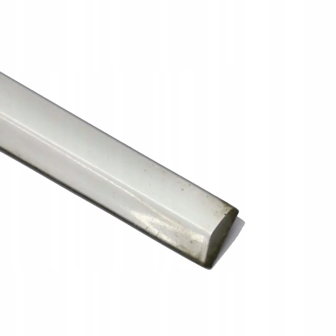 Puerta Delantera Izquierda Banda De Moldura Plata Brillante 744 para Mercedes CL203 con número de pieza A2036902982 Mercedes CL203 Puerta Delantera Izquierda Banda De Moldura Plata Brillante 744 - SKU A2036902982-BS - Número de pieza A2036902982