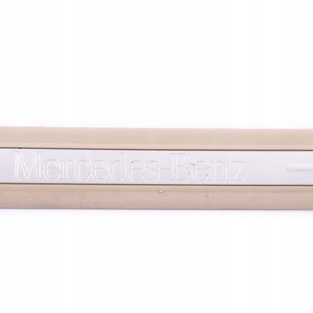 Mercedes-Benz A-Klasse W169 Tür Vorne Rechts Einstiegleistung Zierleiste Beige für mit Teilenummer A1696800074 Mercedes-Benz A-Klasse W169 Tür Vorne Rechts Einstiegleistung Zierleiste Beige - SKU A1696800074 - Teilenummer A1696800074