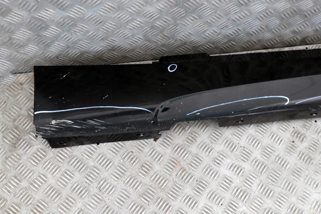BMW E87 LCI M Sport Bas de Porte Couverture Seuil A Gauche Noir Saphir - SKU 0033557-BS - Numéro de pièce 33557
