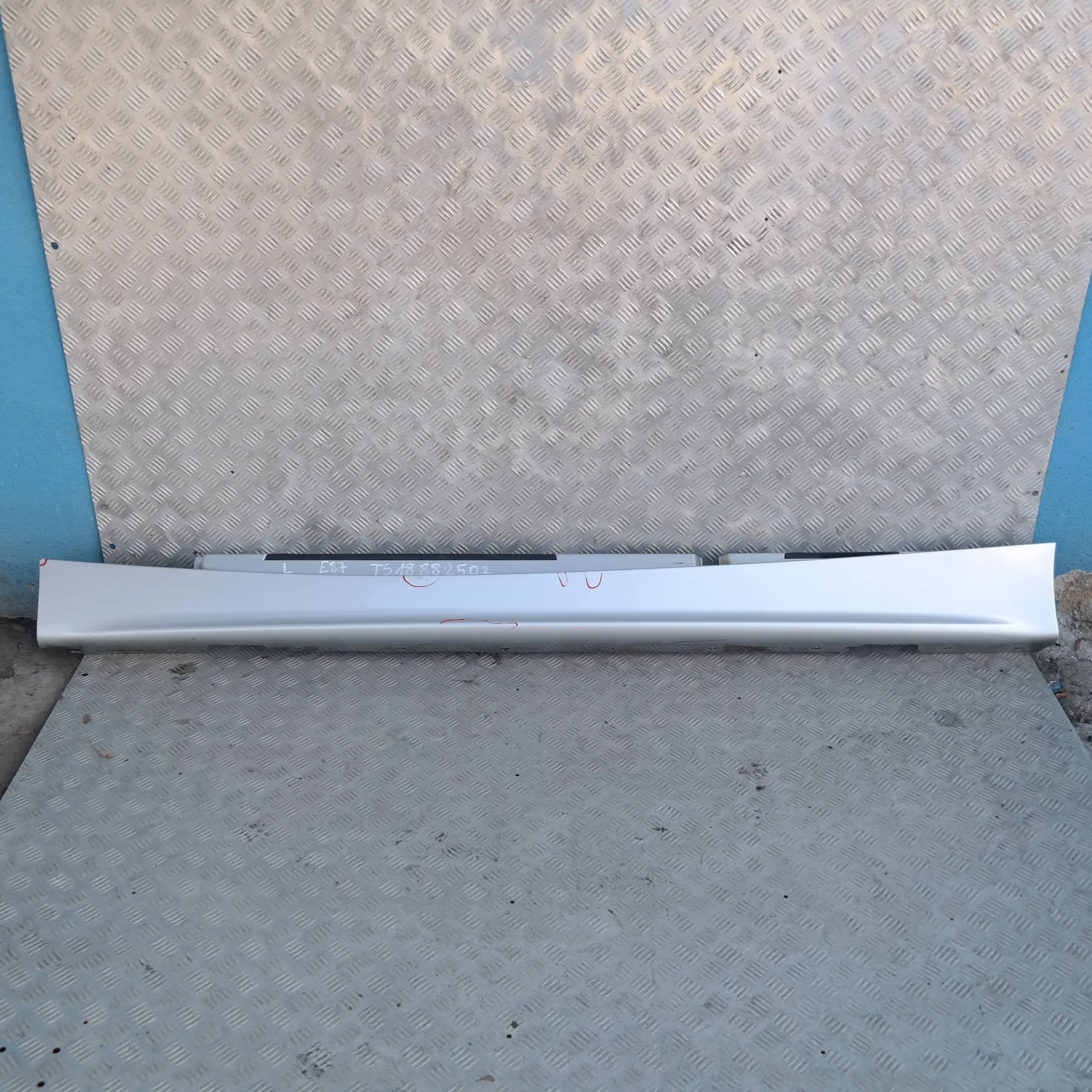 BMW 1 SERIES E87 Sill Strip Side Skirt Left N/S Titansilber Metallic Silver 354
