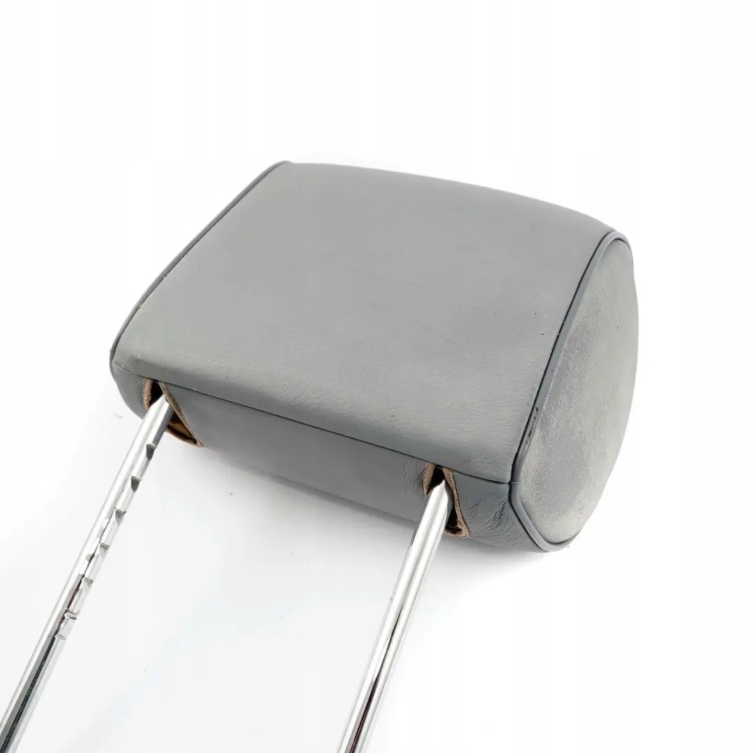 Zagłówek przód skóra grey do Mercedes W210 KOMBI o numerze A2109704450 Mercedes W210 KOMBI Zagłówek przód skóra grey - SKU A2109704450 - Numer Części A2109704450