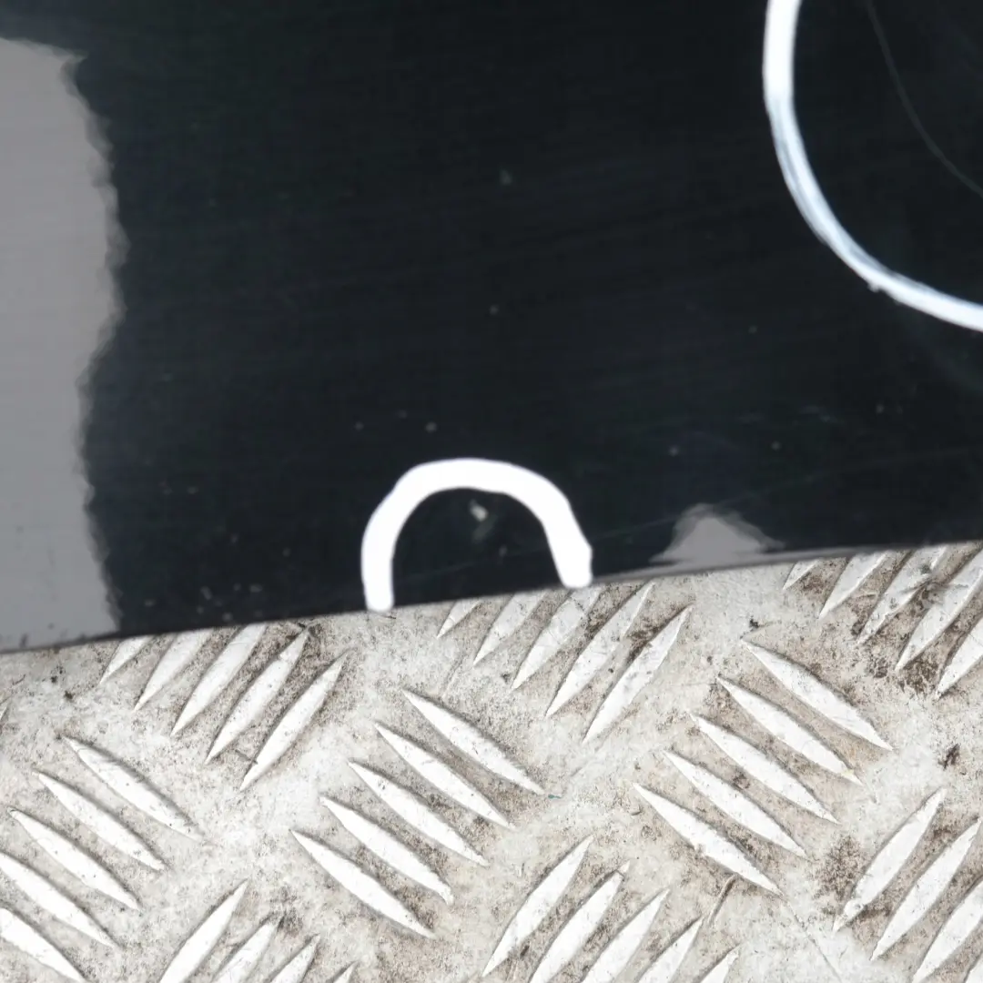 Puerta Trasera Izquierda Negro Zafiro Metalico - 475 para BMW 10 E90 E90N con número de pieza 7203647 BMW 10 E90 E90N Puerta Trasera Izquierda Negro Zafiro Metalico - 475 - SKU 7203647-BS10 - Número de pieza 7203647