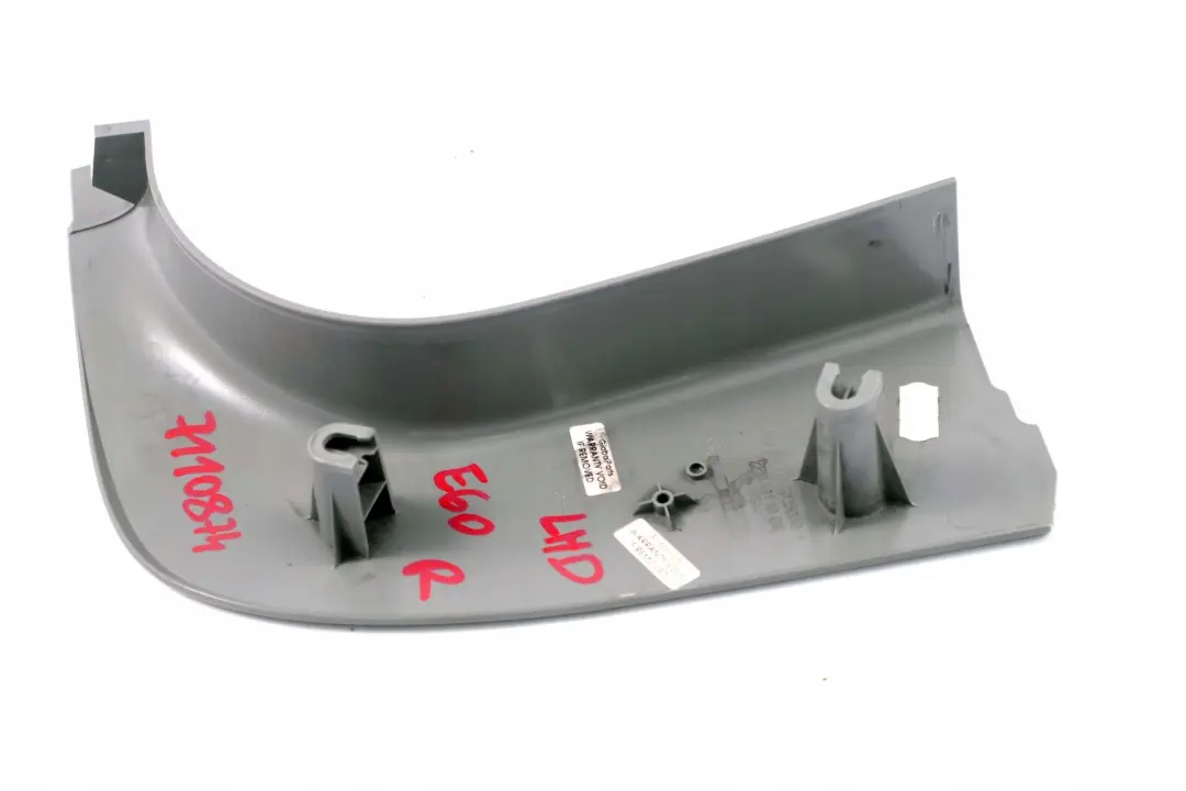 Panel Lateral Delantero Derecho Leg Room Gris para BMW E60 E61 con número de pieza 7111188 BMW E60 E61 Panel Lateral Delantero Derecho Leg Room Gris - SKU lhd-7110874 - Número de pieza 7111188