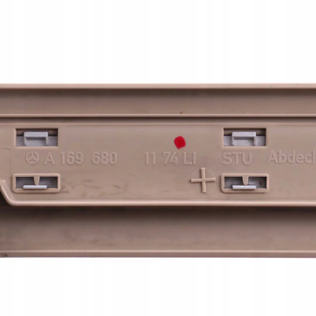 Mercedes-Benz Clase A W169 Embellecedor Entrada Puerta Delantera Izquierda Beige para con número de pieza A1696801174 Mercedes-Benz Clase A W169 Embellecedor Entrada Puerta Delantera Izquierda Beige - SKU A1696801174 - Número de pieza A1696801174