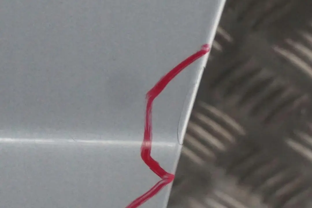 Lato Conducente Porta Frontale SX Argento-Titanio Argento per BMW E60 E61 5 con numero di parte 7202339 BMW E60 E61 5 Lato Conducente Porta Frontale SX Argento-Titanio Argento - SKU 7202339-TS6 - Numero di parte 7202339