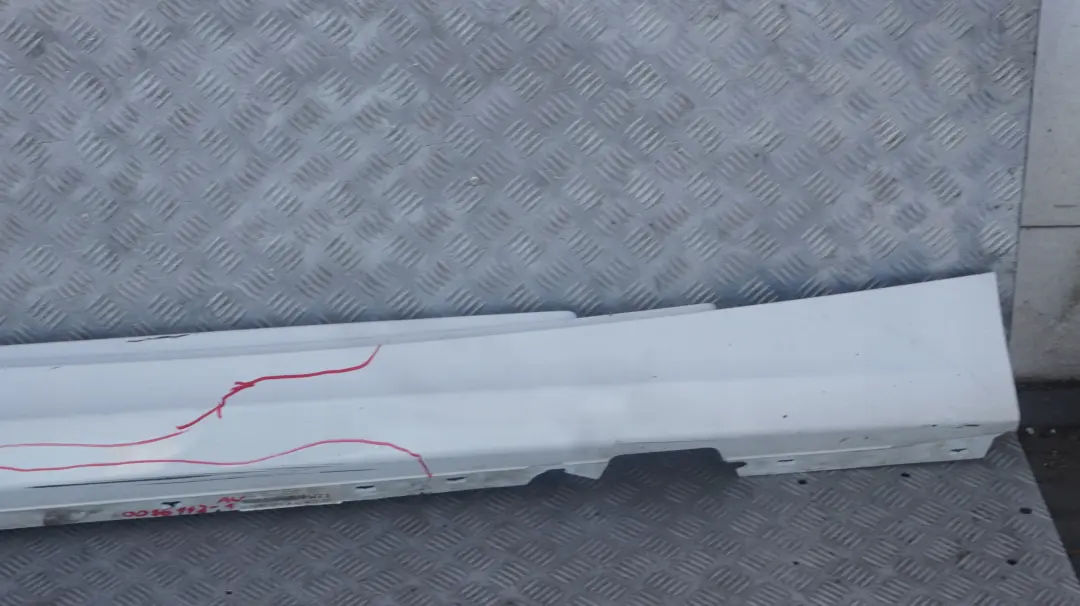 BMW E81 E82 E88 Listello Portiera Apertura Gonna Destra Bianco Alpino 3 - - SKU 0036142-AW1 - Numero di parte 0036142