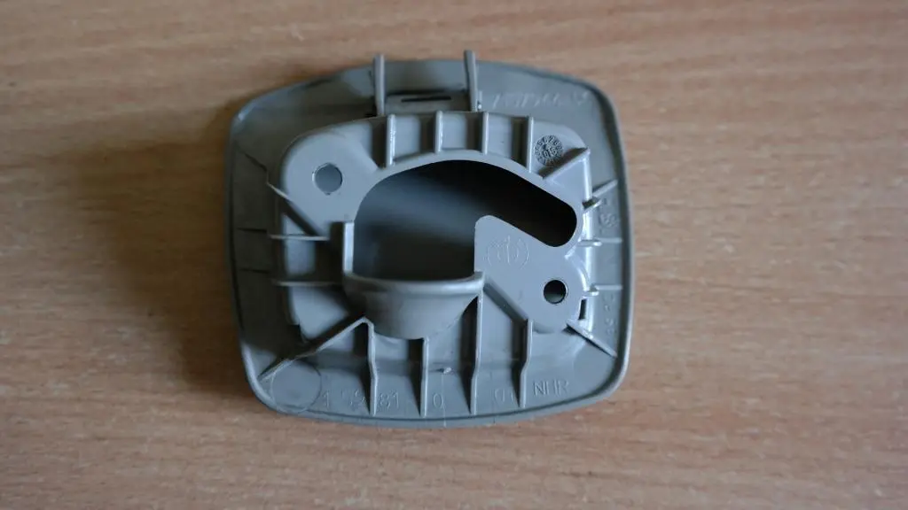 Cubre Rodillo En Maletero Delantero Derecho Tapa Gris para BMW E91 E91N LCI con número de pieza 6950796 BMW E91 E91N LCI Cubre Rodillo En Maletero Delantero Derecho Tapa Gris - SKU 6950796 - Número de pieza 6950796