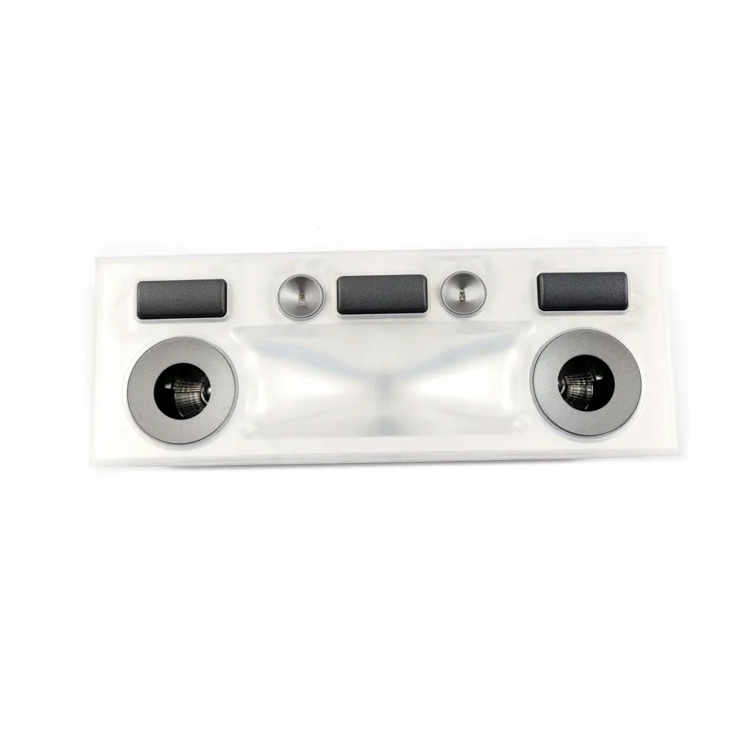 Lampka wnętrza kabiny podsufitki tył do BMW E65 E66 o numerze 8379701 BMW E65 E66 Lampka wnętrza kabiny podsufitki tył - SKU 8379701 - Numer Części 8379701