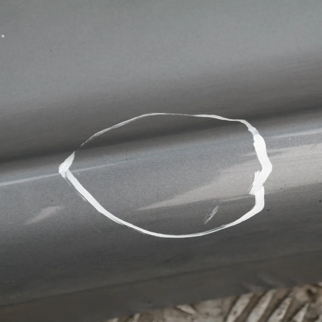 Nakładka próg lewy Quarzblau A18 do BMW E87 o numerze 51770032949 BMW E87 Nakładka próg lewy Quarzblau A18 - SKU 0032949-QB5 - Numer Części 51770032949