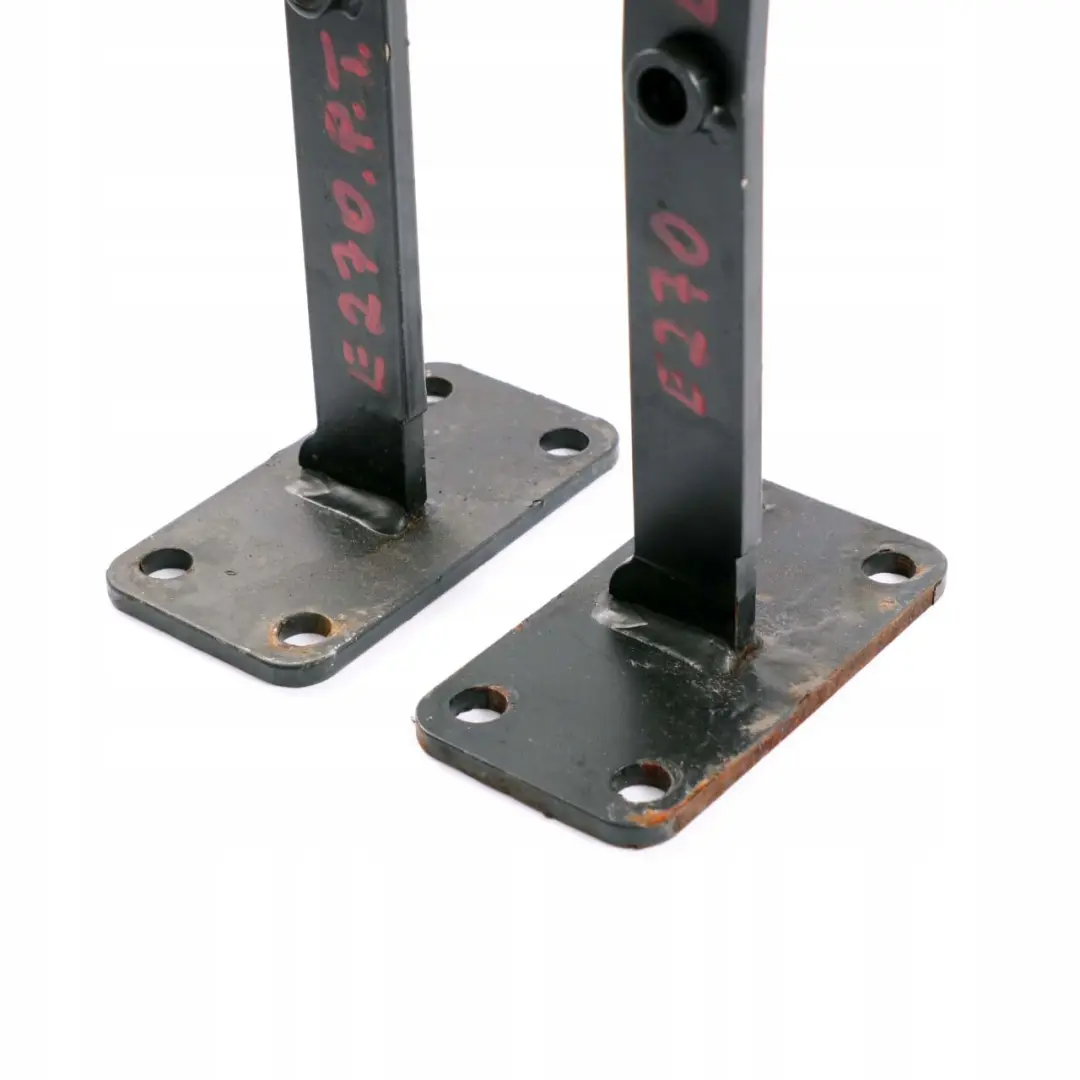 Mecanismo de Enganche Trasero Remolque Juego Soportes para Mercedes W211 Berlina con número de pieza A2113100095 Mercedes W211 Berlina Mecanismo de Enganche Trasero Remolque Juego Soportes - SKU A2113100095-1 - Número de pieza A2113100095