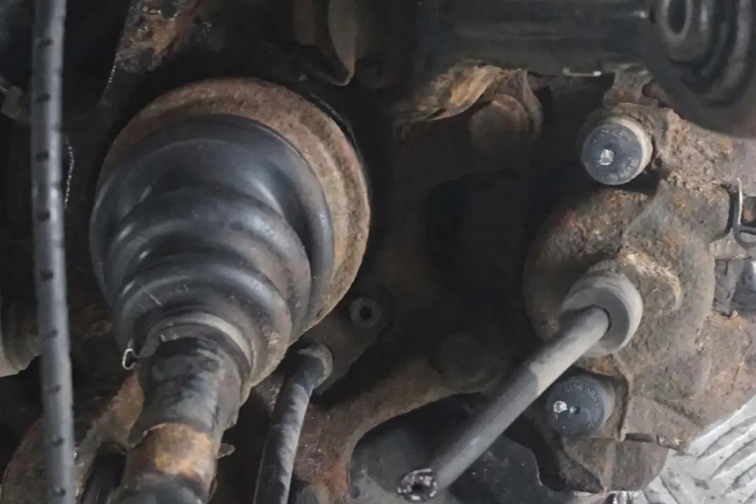 N47 L'Arbre De Sortie Pivotement Arriere Gauche pour BMW 3 Serie E90 318d à propos du numéro de pièce 6774809 BMW 3 Serie E90 318d N47 L'Arbre De Sortie Pivotement Arriere Gauche - SKU 6774809-16 - Numéro de pièce 6774809