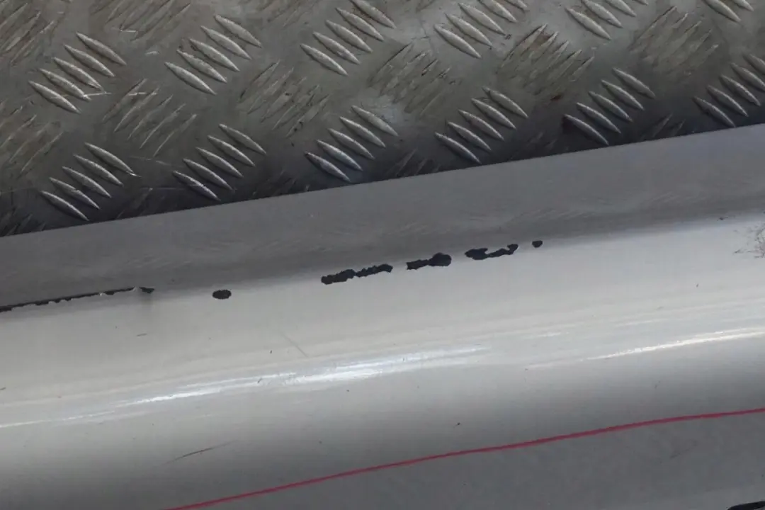 BMW E60 E61 M5 M Sport Bas de Porte Couverture Seuil A Gauche Argent Titane - SKU 0396899-TS2 - Numéro de pièce 0396899