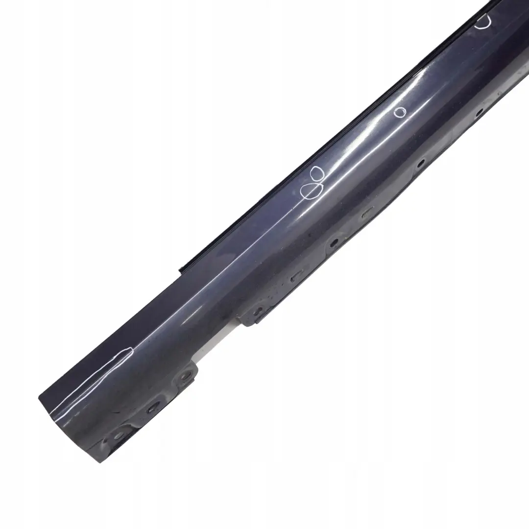 Mercedes-Benz W203 Bas de Porte Couverture Seuil a Gauche Tanzanitblau 359 pour à propos du numéro de pièce A2036981354 Mercedes-Benz W203 Bas de Porte Couverture Seuil a Gauche Tanzanitblau 359 - SKU A2036981354-TB - Numéro de pièce A2036981354