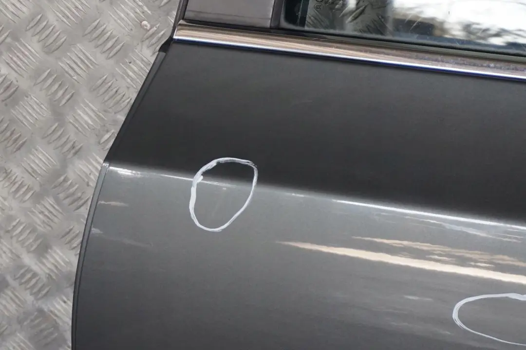 Fahrerseite Tür Hinten Links Titangrau Titan Grau - A36 für BMW 5 er E61 Touring mit Teilenummer 7158501 BMW 5 er E61 Touring Fahrerseite Tür Hinten Links Titangrau Titan Grau - A36 - SKU 7158501-TGR - Teilenummer 7158501