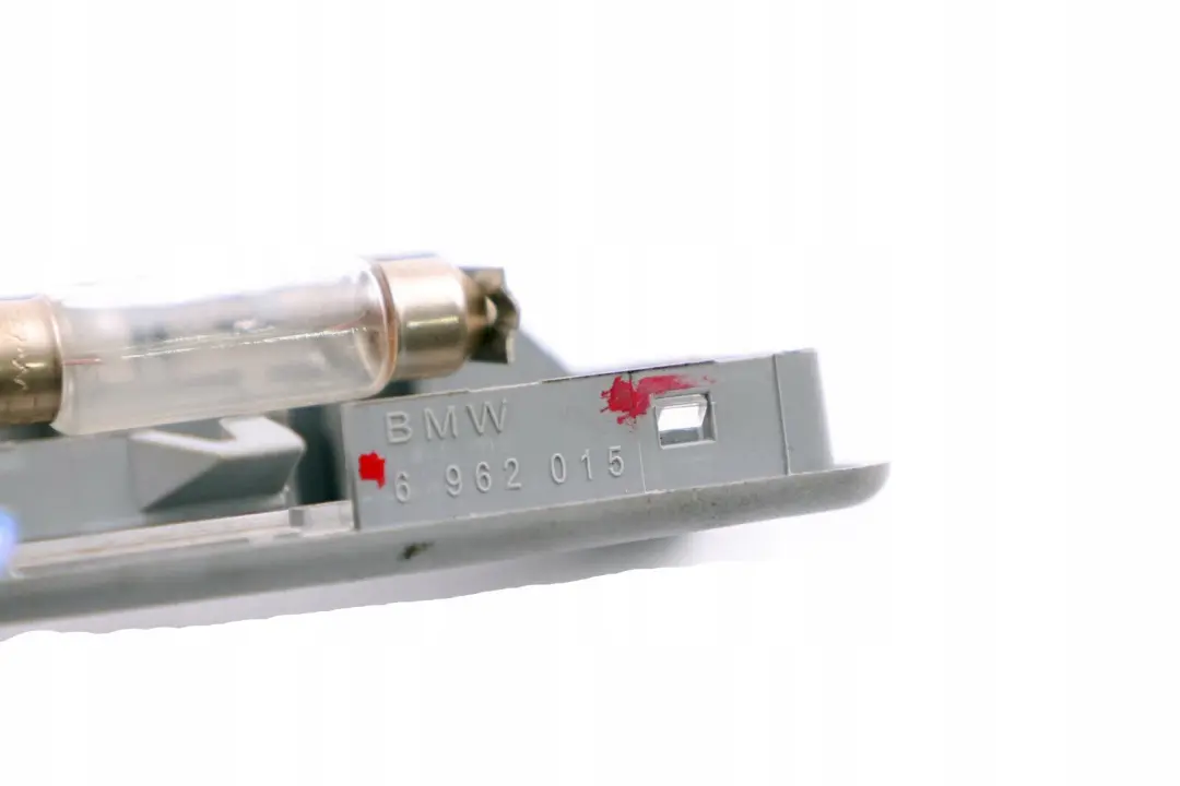 Lampara Espejo Alaskagrau Gris para BMW E81 E84 E87 E87N E92N con número de pieza 6962015 BMW E81 E84 E87 E87N E92N Lampara Espejo Alaskagrau Gris - SKU 6962015 - Número de pieza 6962015