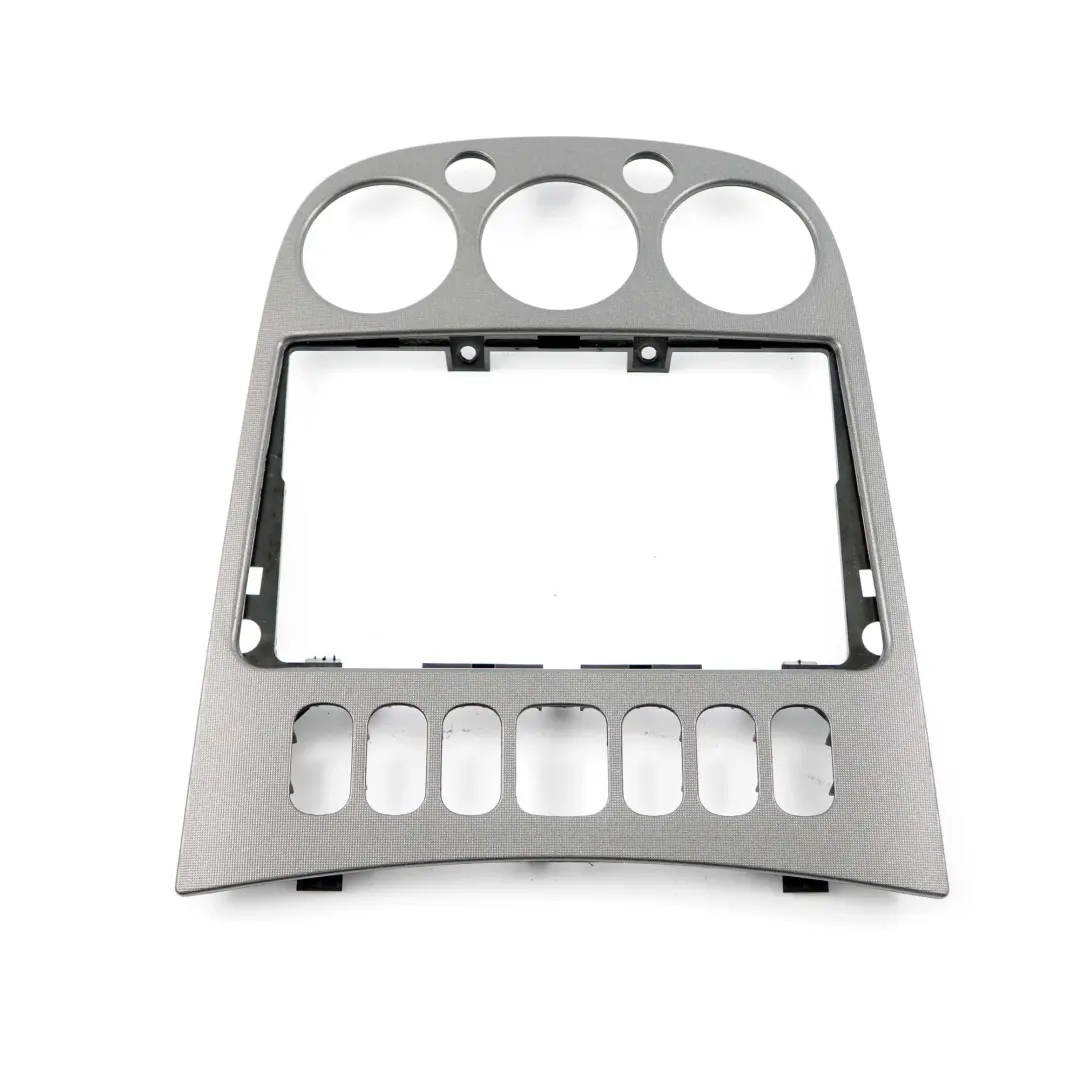 Osłona ramka panelu konsoli do Mercedes A W168 o numerze A1686802136 Mercedes A W168 Osłona ramka panelu konsoli - SKU A1686802136 - Numer Części A1686802136