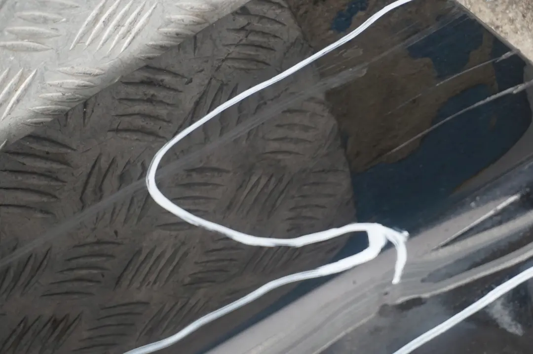 listwa nakładka próg lewy schwarz II 668 do BMW E90 o numerze 32951 BMW E90 listwa nakładka próg lewy schwarz II 668 - SKU 0032951-SCH8 - Numer Części 32951