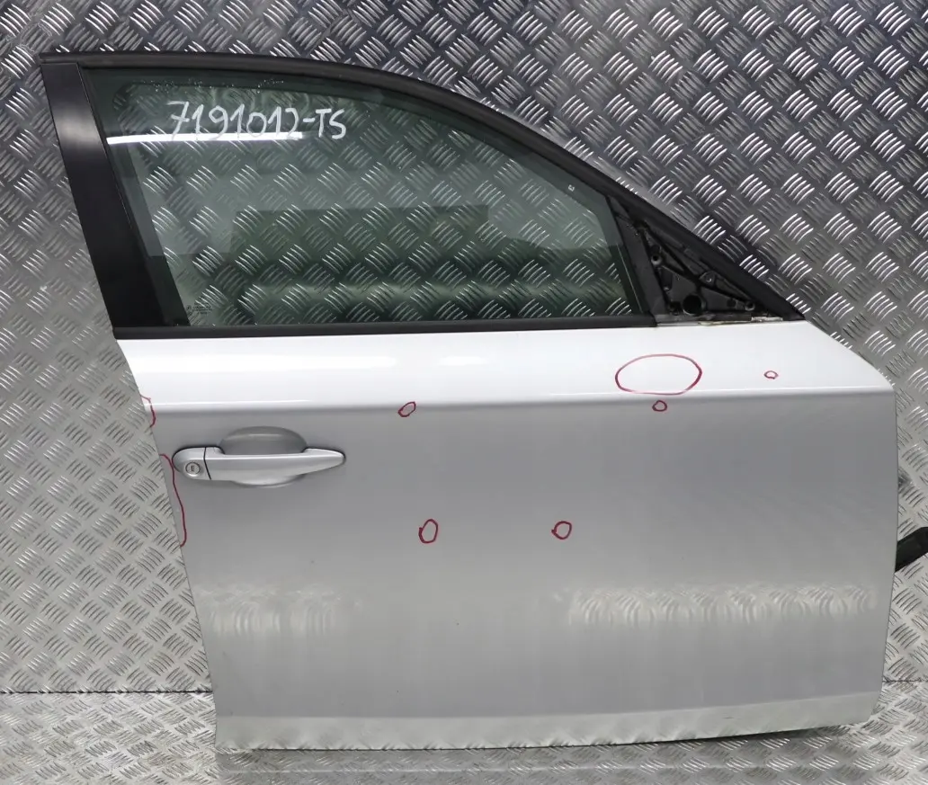 Door Front Right O/S Titansilber Silber Silver Metalic to BMW 1 SERIES E87 E87N LCI with Part number 41517191012 BMW 1 SERIES E87 E87N LCI Door Front Right O/S Titansilber Silber Silver Metalic - SKU 7191012-TS - Part number 41517191012
