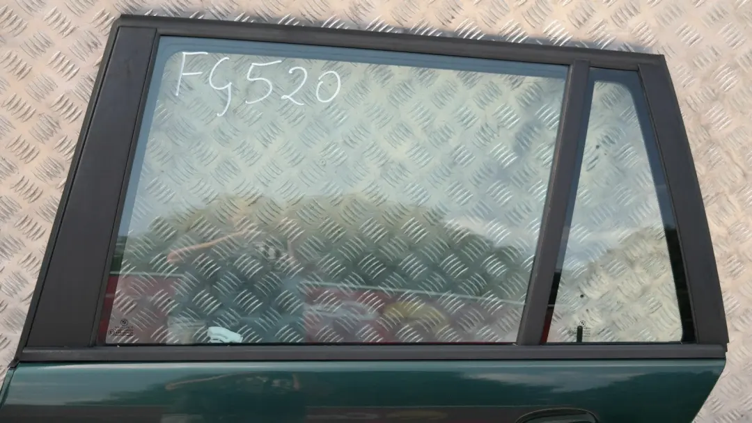 Puerta Trasera Izquierda Farngruen Verde Metalizado para BMW Serie 3 E46 Touring con número de pieza 41527034155 BMW Serie 3 E46 Touring Puerta Trasera Izquierda Farngruen Verde Metalizado - SKU 7034155 - Número de pieza 41527034155