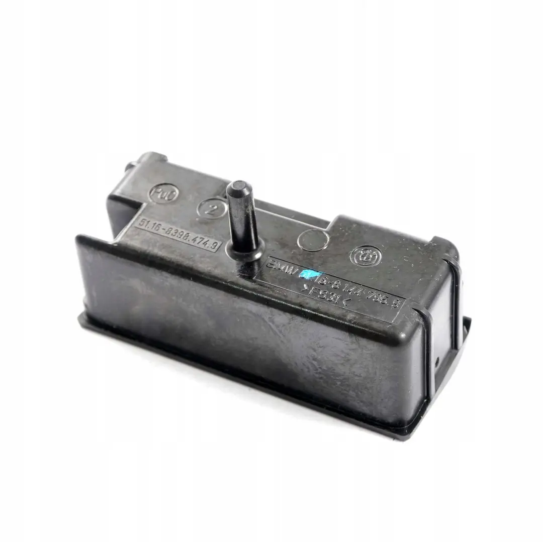 Popielniczka wkład obudowa do BMW Z3 E36 o numerze 8144795 BMW Z3 E36 Popielniczka wkład obudowa - SKU 8144795 - Numer Części 8144795