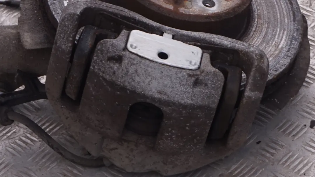 N47 FRONT RIGHT O/S SPRING STRUT HUB LEG BRAKE LEG to BMW 5 Series E60 LCI 520d with Part number 31306775056 BMW 5 Series E60 LCI 520d N47 FRONT RIGHT O/S SPRING STRUT HUB LEG BRAKE LEG - SKU 6775056 - Part number 31306775056