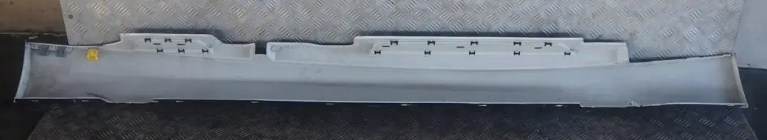 Nakładka listwa próg lewy M-Pakiet do BMW E87 o numerze 0033557 BMW E87 Nakładka listwa próg lewy M-Pakiet - SKU 0033557-MTB - Numer Części 0033557