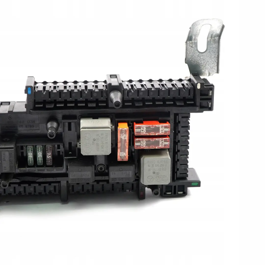 Caja De Fusibles Relé Unidad Módulo Eléctrico SAM para Mercedes W204 con número de pieza A2045453901 Mercedes W204 Caja De Fusibles Relé Unidad Módulo Eléctrico SAM - SKU A2045453901 - Número de pieza A2045453901