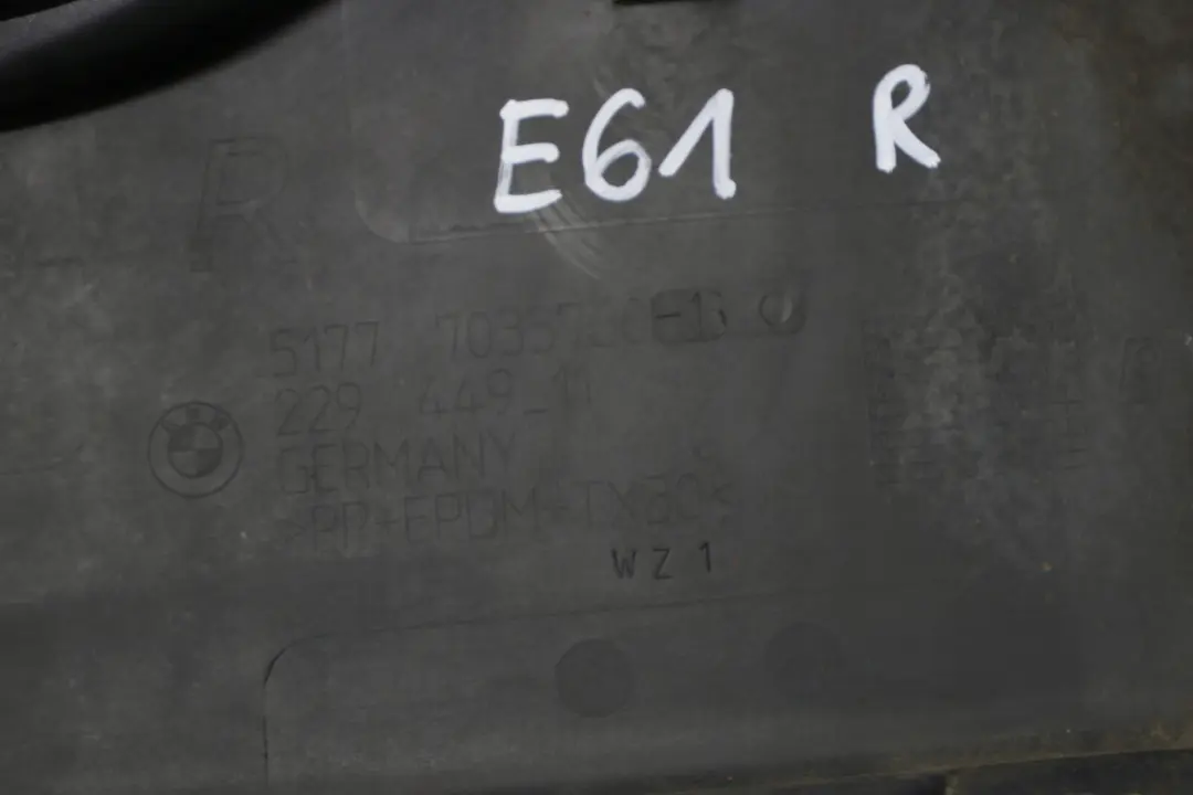 Schwellerleiste Schweller Rechts Mysticblau Mystic Blau - A07 für BMW 5 er E61 mit Teilenummer 0395428 BMW 5 er E61 Schwellerleiste Schweller Rechts Mysticblau Mystic Blau - A07 - SKU 0395428-MYS - Teilenummer 0395428