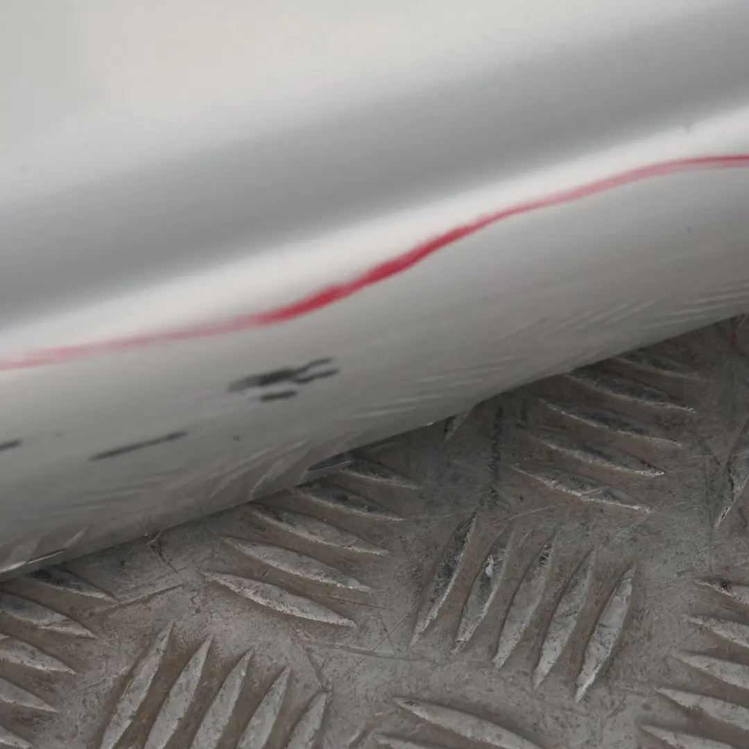 Sill Strip Faldon Lateral Izquierdo Titansilber Metallic Silver para BMW 19 E87 con número de pieza 32949 BMW 19 E87 Sill Strip Faldon Lateral Izquierdo Titansilber Metallic Silver - SKU 0032949-TS19 - Número de pieza 32949