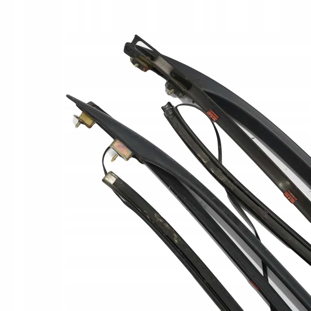 Izquierda Derecha Juego De molduras para barras De techo para Mercedes E W210 Estate con número de pieza A2106904962 Mercedes E W210 Estate Izquierda Derecha Juego De molduras para barras De techo - SKU A2106904962 - Número de pieza A2106904962