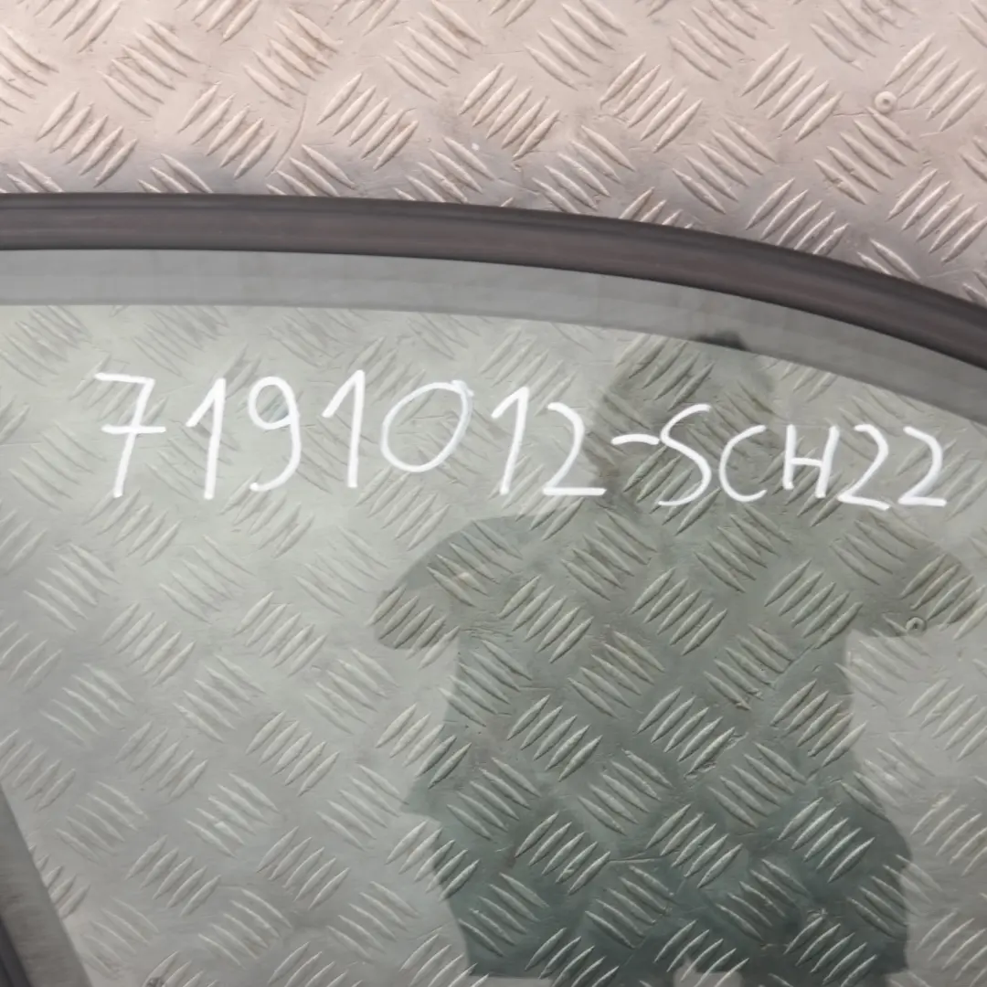 drzwi prawe przednie schwarz II 668 do BMW 1 E87 o numerze 7191012 BMW 1 E87 drzwi prawe przednie schwarz II 668 - SKU 7191012-SCH22 - Numer Części 7191012