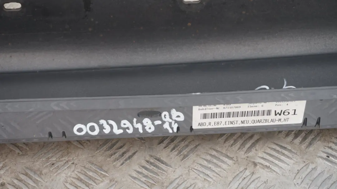 Nakładka próg prawy Quarzblau A18 do BMW 1 E87 o numerze 32948 BMW 1 E87 Nakładka próg prawy Quarzblau A18 - SKU 0032948-QB14 - Numer Części 32948