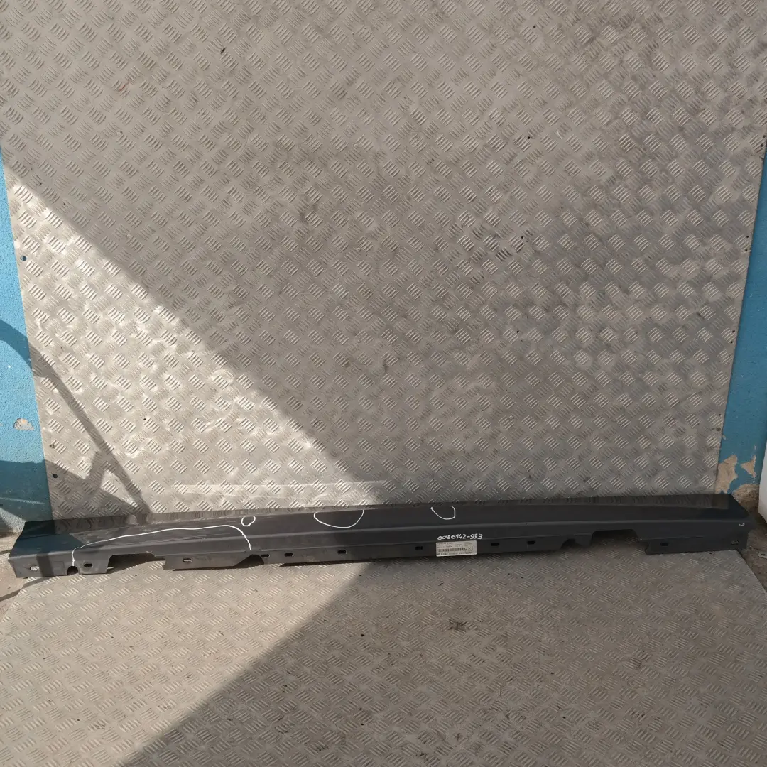 BMW 1 er E81 E82 E88 Schwellerleiste Blende Schweller rechts Sparkling Graphite - SKU 0036142-SG3 - Teilenummer 51770036142