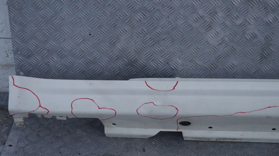 Mini Cooper R56 R57 7 Revetement Seuil Droite Pepper Blanc - SKU 0430300-PW - Numéro de pièce 0430300