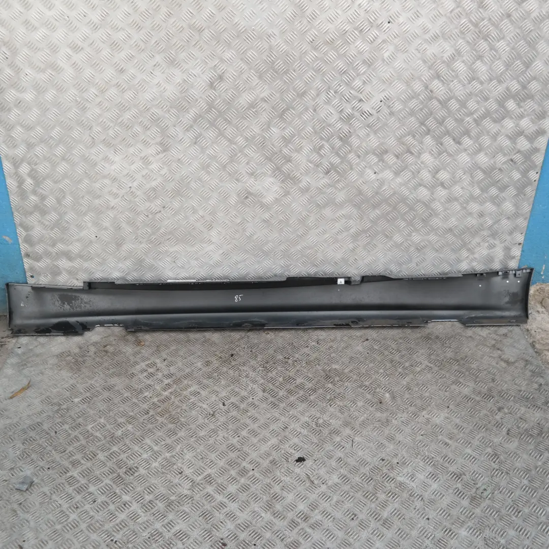 Faldón lateral derecho Quarzblau Blue Metallic A18 para BMW 17 E87 con número de pieza 32948 BMW 17 E87 Faldón lateral derecho Quarzblau Blue Metallic A18 - SKU 0032948-QB17 - Número de pieza 32948