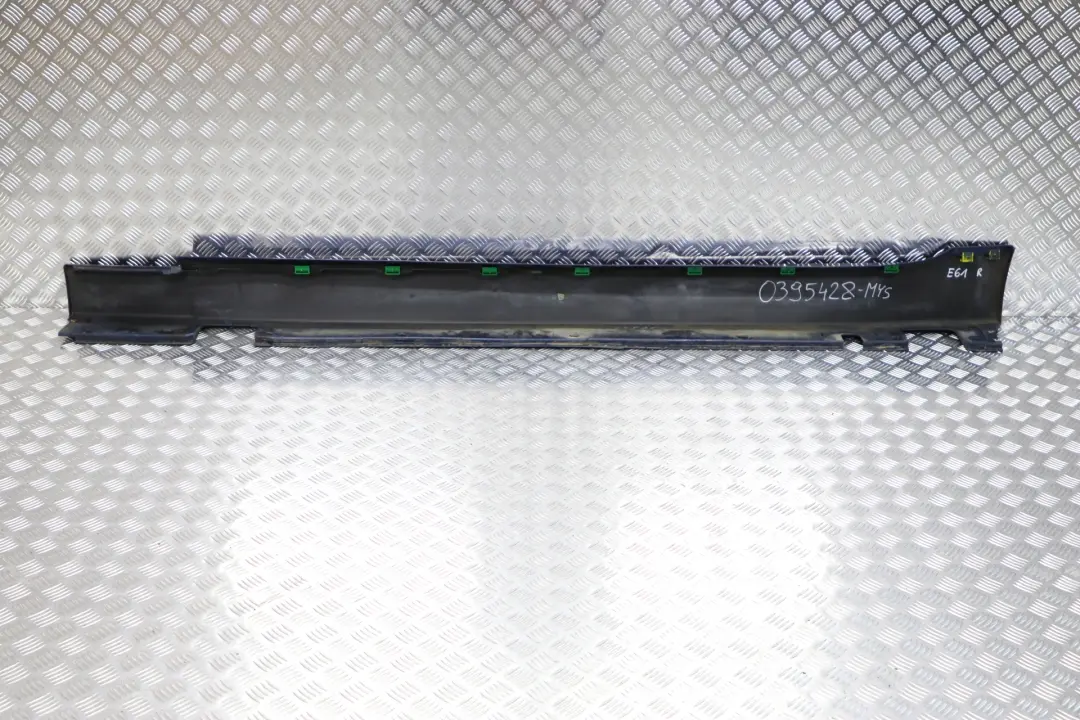 Nakładka listwa próg prawy Mysticblau do BMW E61 o numerze 0395428 BMW E61 Nakładka listwa próg prawy Mysticblau - SKU 0395428-MYS - Numer Części 0395428