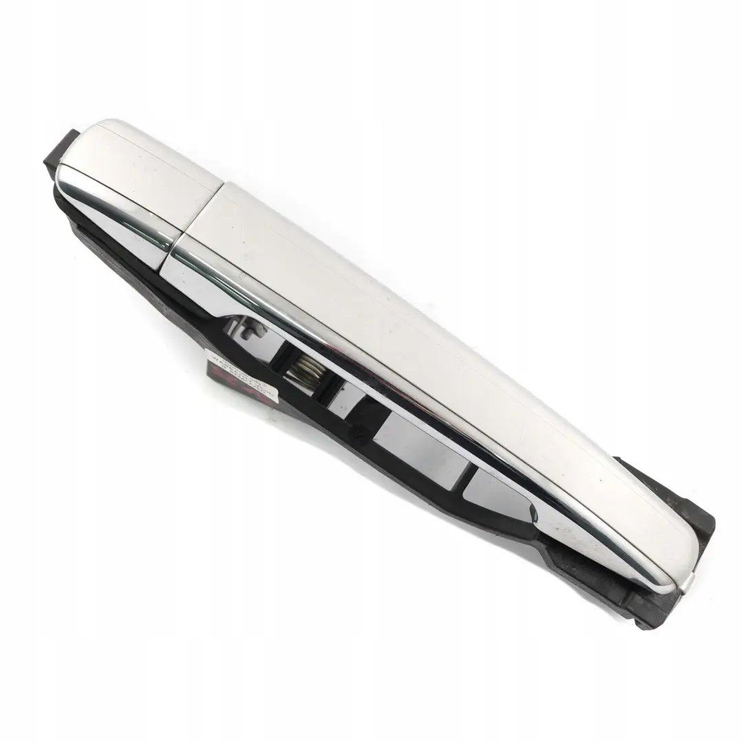 Mercedes-Benz W210 Porte Poignee Arriere Gauche Argent Brillant Metallique 744 pour à propos du numéro de pièce A2107601370 Mercedes-Benz W210 Porte Poignee Arriere Gauche Argent Brillant Metallique 744 - SKU A2107601370-BRS - Numéro de pièce A2107601370