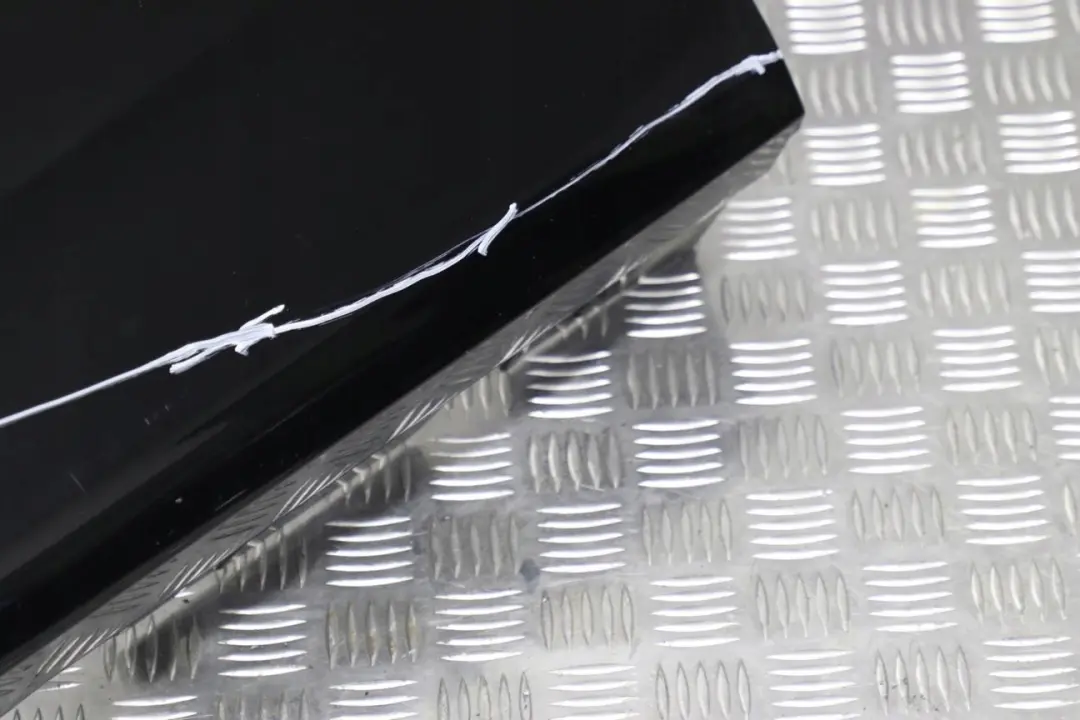 Sill Strip Faldon Lateral Izquierdo Schwarz 2 Negro - 668 para BMW E92 E93 1 con número de pieza 0034059 BMW E92 E93 1 Sill Strip Faldon Lateral Izquierdo Schwarz 2 Negro - 668 - SKU 0034059-SCH1 - Número de pieza 0034059