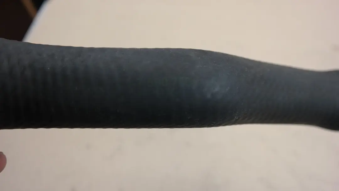 M62 4.4i 4.6is Sistema Refrigeracion Manguera Radiador Agua para BMW E53 con número de pieza 11537500750 BMW E53 M62 4.4i 4.6is Sistema Refrigeracion Manguera Radiador Agua - SKU 7500750 - Número de pieza 11537500750