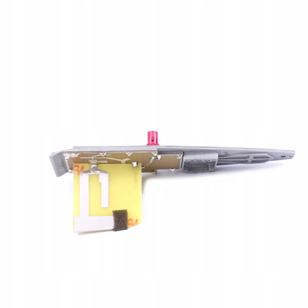 Antenna Tetto Radio Telefono 3436734 per BMW X3 E83 con numero di parte 6935688 BMW X3 E83 Antenna Tetto Radio Telefono 3436734 - SKU 3454167 - Numero di parte 6935688