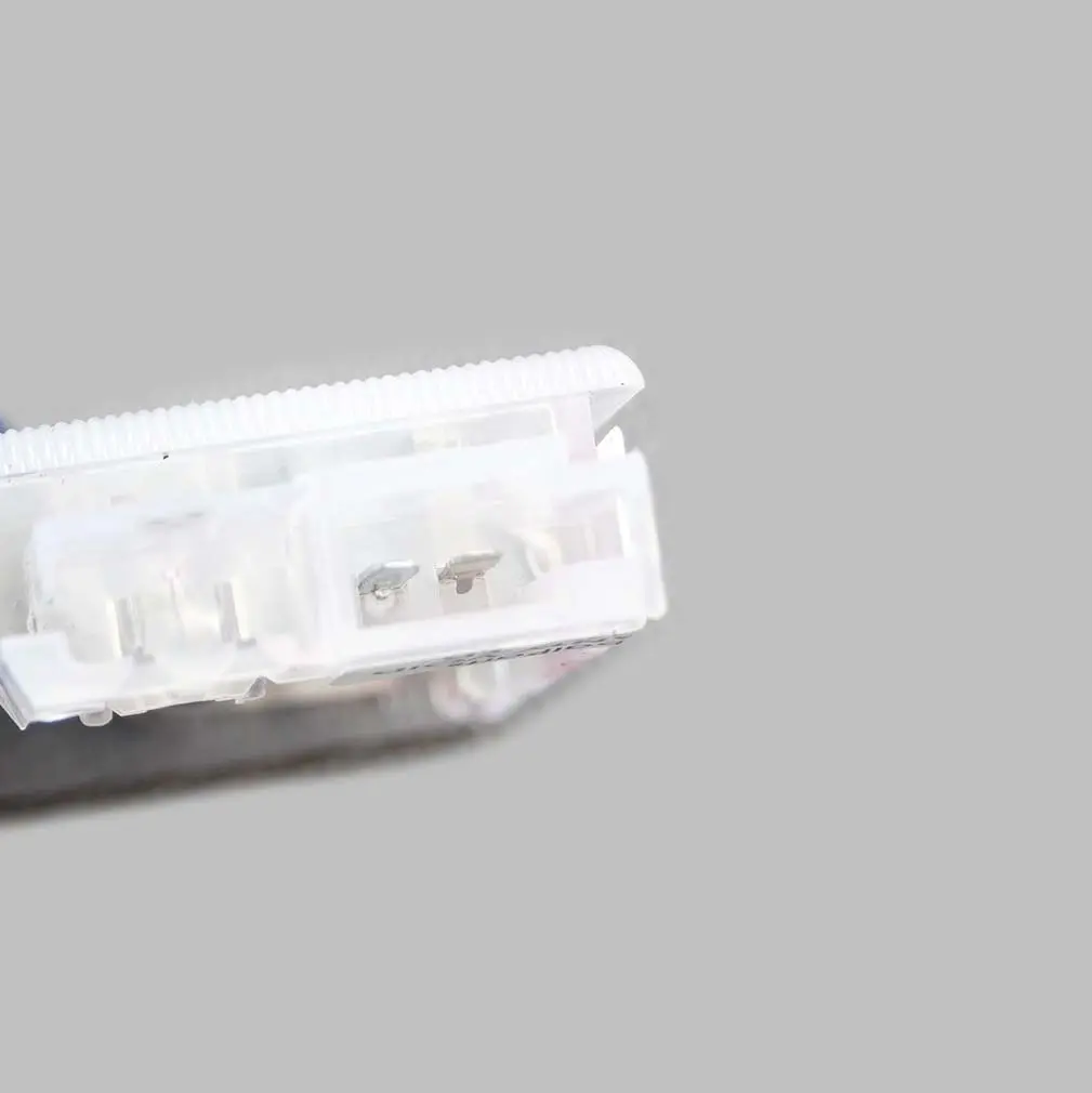 Mercedes-Benz Clase A E W168 W210 W211 Luz De La guantera para con número de pieza A2108200001 Mercedes-Benz Clase A E W168 W210 W211 Luz De La guantera - SKU A2108200001 - Número de pieza A2108200001