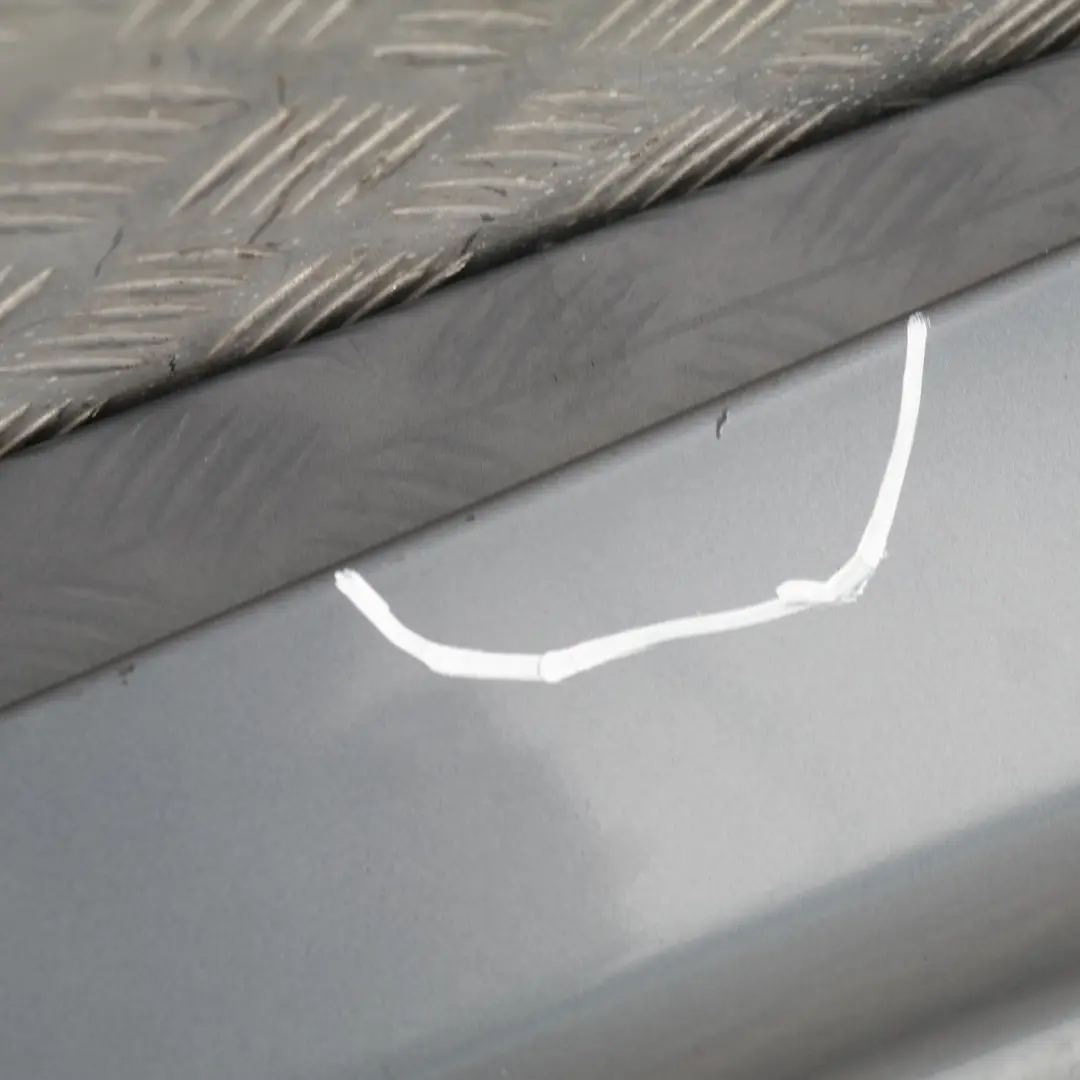 Nakładka próg lewy Quarzblau A18 do BMW E87 o numerze 32949 BMW E87 Nakładka próg lewy Quarzblau A18 - SKU 0032949-QB13 - Numer Części 32949