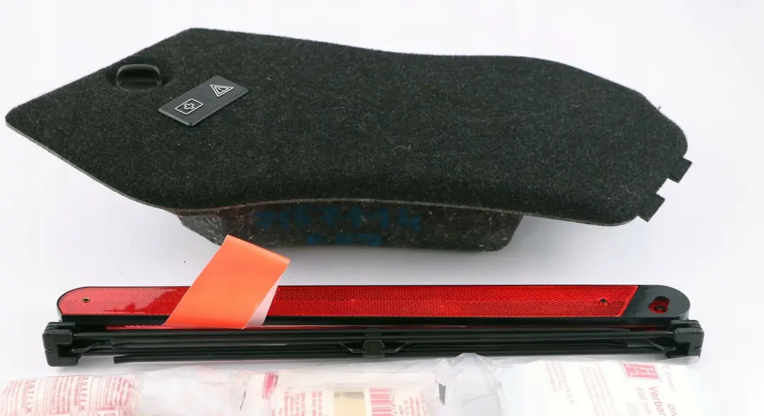  *BMW 1 er E87 Box Warndreieck Verbandskasten Erste Hilfe Kit - SKU 7157114 - Teilenummer 51477157114