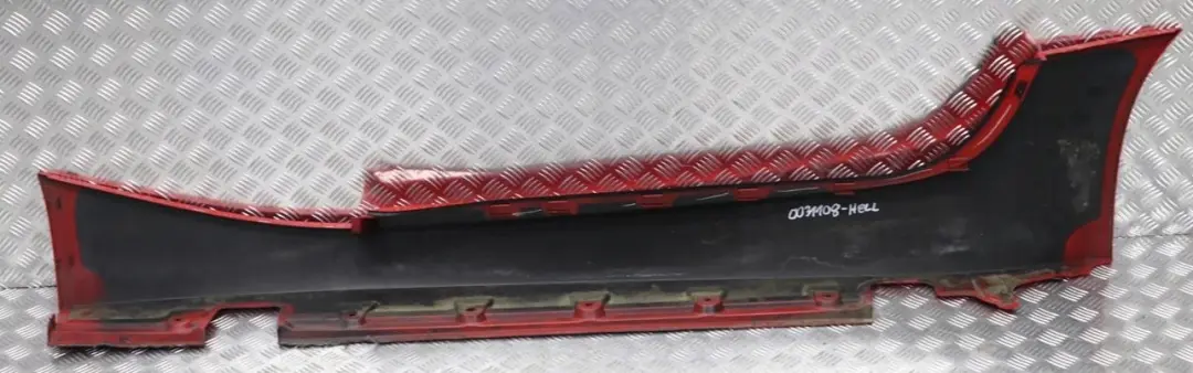 Listello Portiera Destra Rosso Chiaro Rosso - 314 per BMW Z4 E85 E86 con numero di parte 0031108 BMW Z4 E85 E86 Listello Portiera Destra Rosso Chiaro Rosso - 314 - SKU 0031108-HELL - Numero di parte 0031108