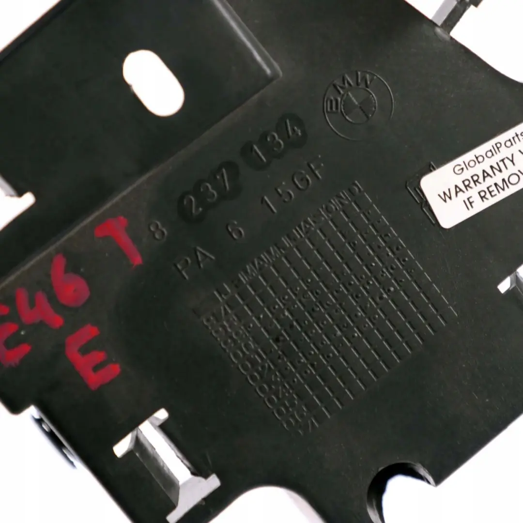 Osłona pasa tył prawy do BMW E46 Touring o numerze 8237134 BMW E46 Touring Osłona pasa tył prawy - SKU 8237134 - Numer Części 8237134