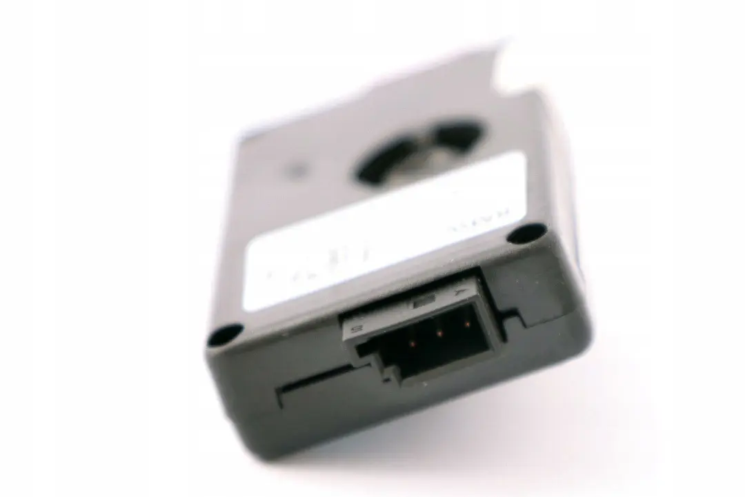 Fila F22 F30 F32 Radio Antenna Amplifier Filtro Anti-rumore per BMW con numero di parte 9231442 BMW Fila F22 F30 F32 Radio Antenna Amplifier Filtro Anti-rumore - SKU 9231442 - Numero di parte 9231442